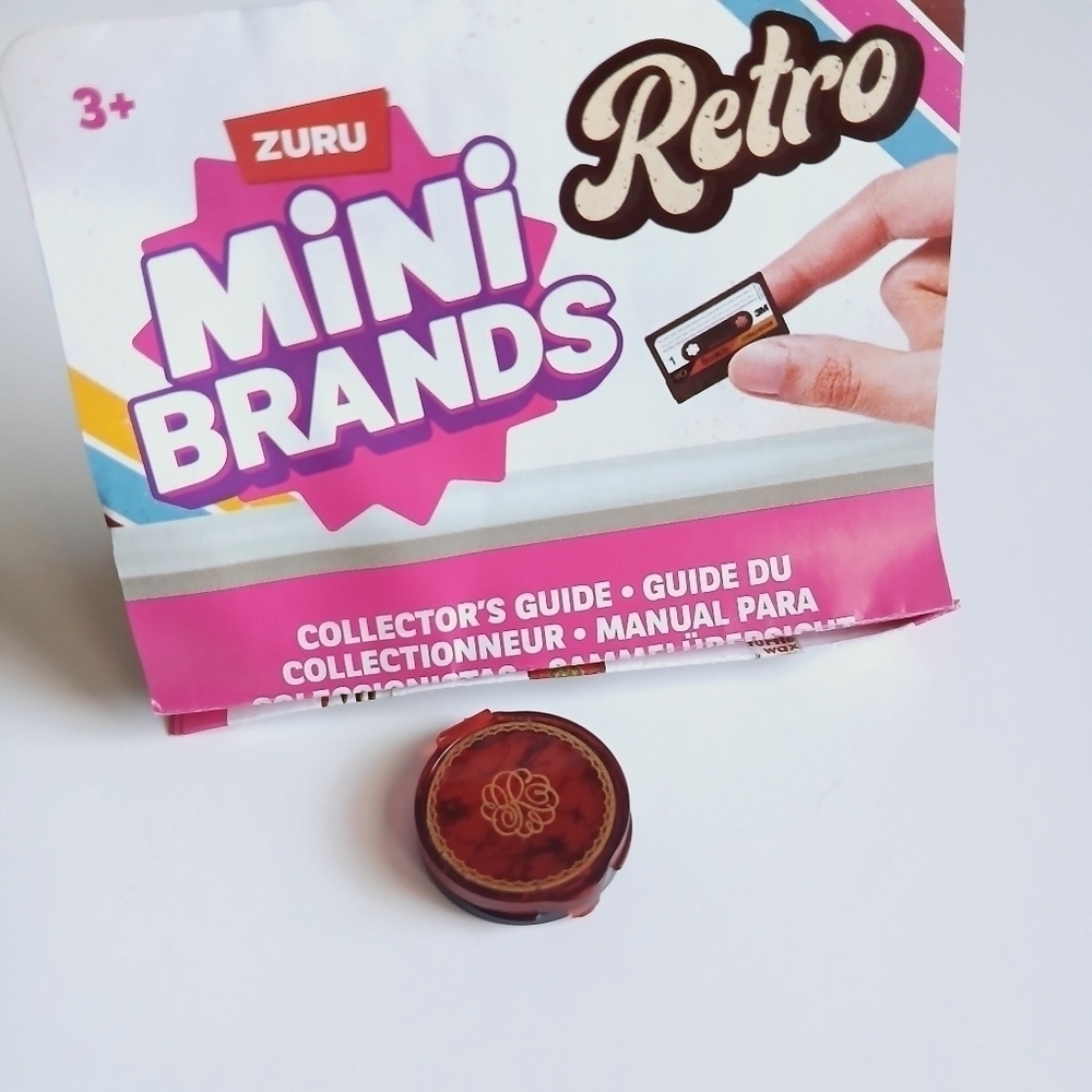 Zuru Mini Brands Retro Revlon Compact